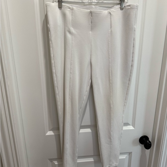 Nygard Collection Pants - MAKE AN OFFER! 

Elegant White Women's Leggings